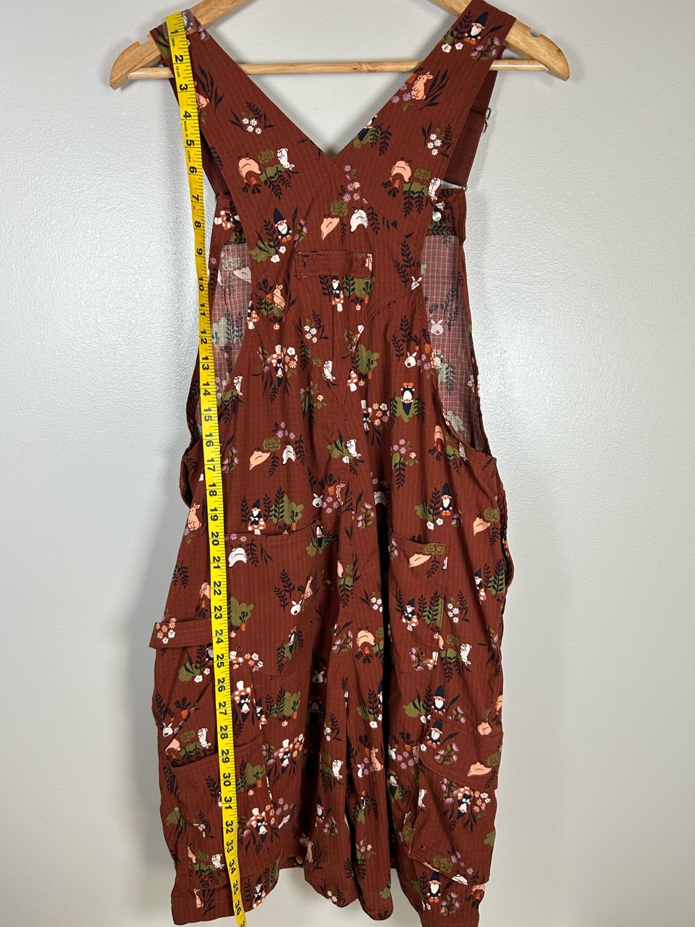 Duluth Trading Co. Gnomes Bunnies Chickens Heirloom Gardening Bib Short Overalls - Picture 11 of 15